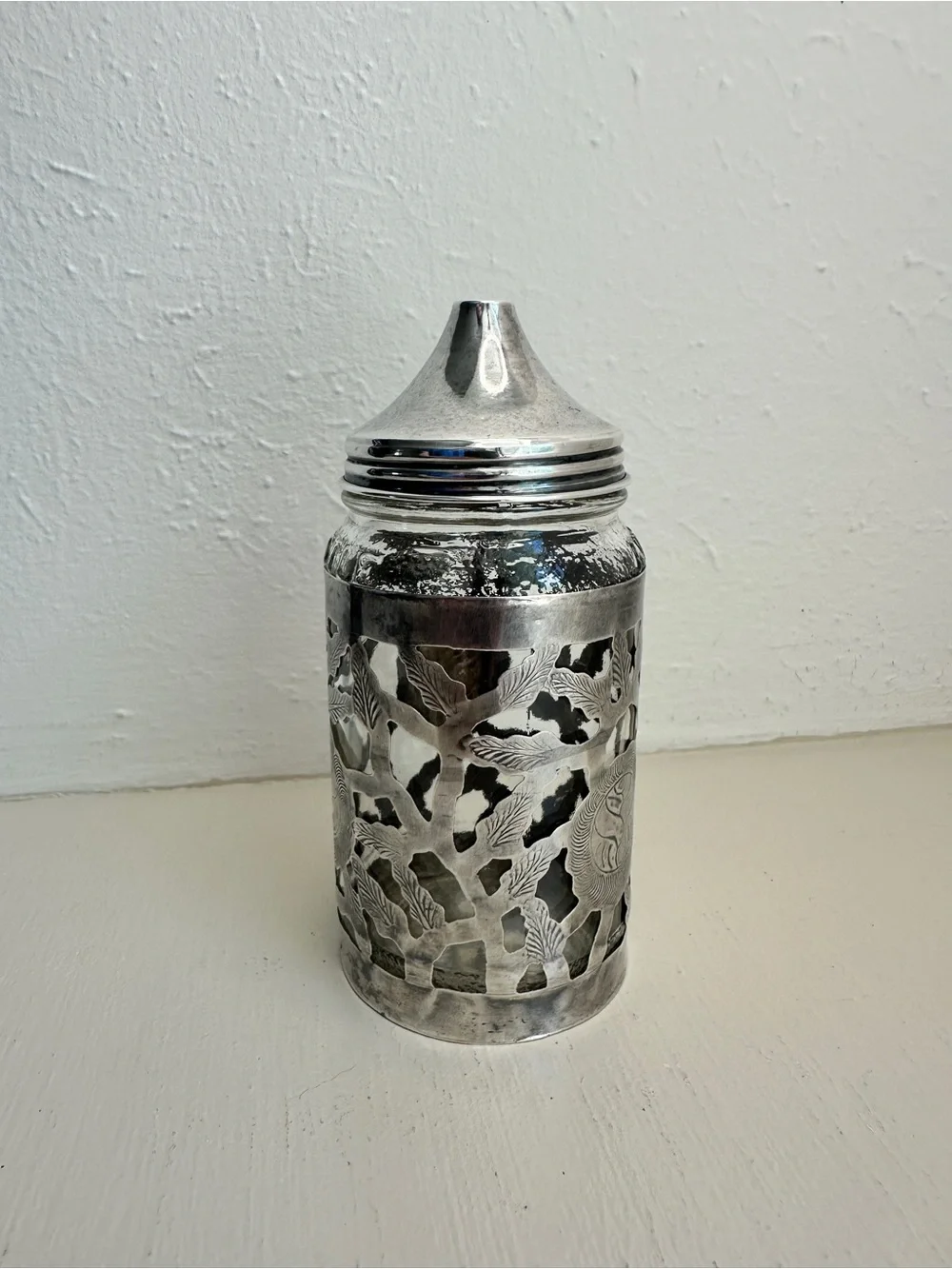 Sterling Silver Mexico Nestle Sugar Shaker with Cutout Leaf Design
